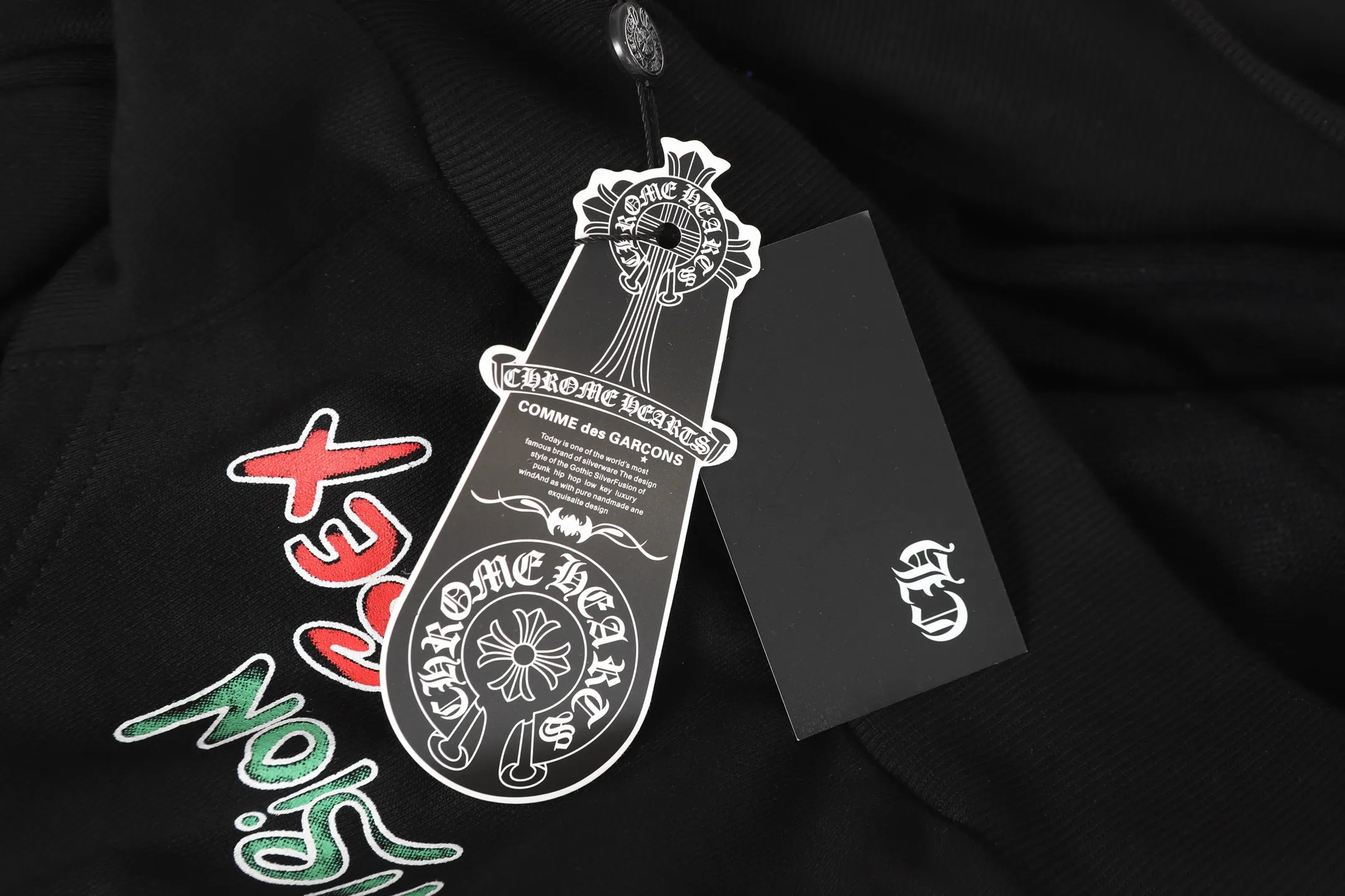 P280 #L3107 cross-border model. Those who pursue quality should not place an order. -Chrome Hearts/Chrome Hearts graffiti spoof printed leather cross✝️Hooded sweatshirt - High weight, high density and high quality. The wool is soft, delicate and skin-friendly. It feels soft and silky. It has excellent warmth and skin-friendly properties. XL